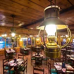 Davy Crockett Ranch 3*