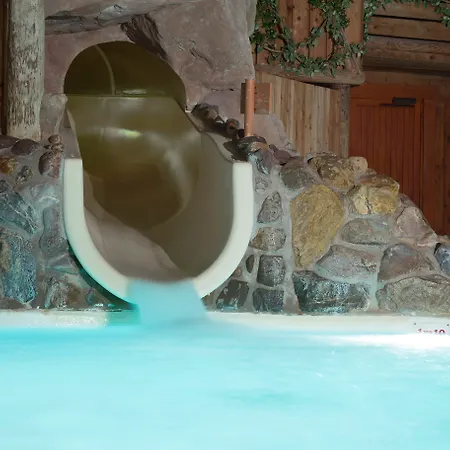 Davy Crockett Ranch Hotel 2*