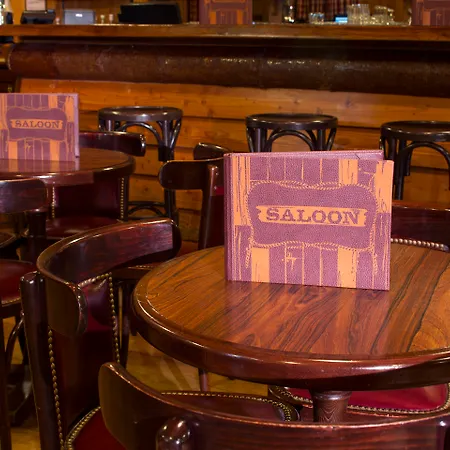 Davy Crockett Ranch 2*