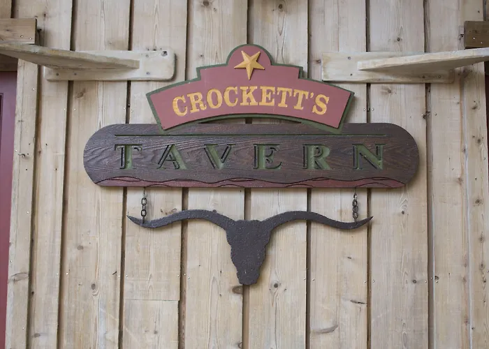 Davy Crockett Ranch 3*
