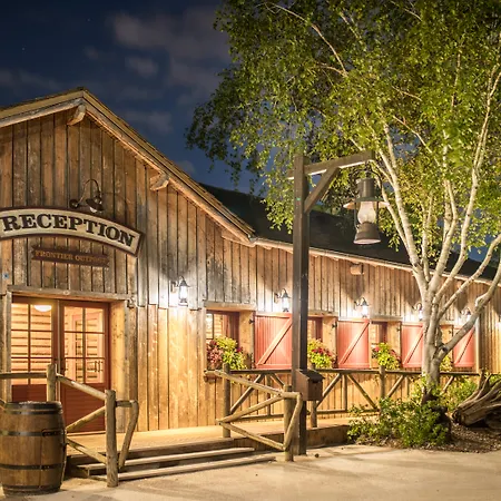 Davy Crockett Ranch Hotel 2*