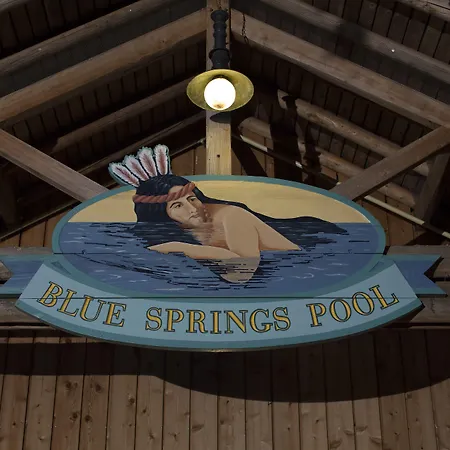 Davy Crockett Ranch Hotel 2*